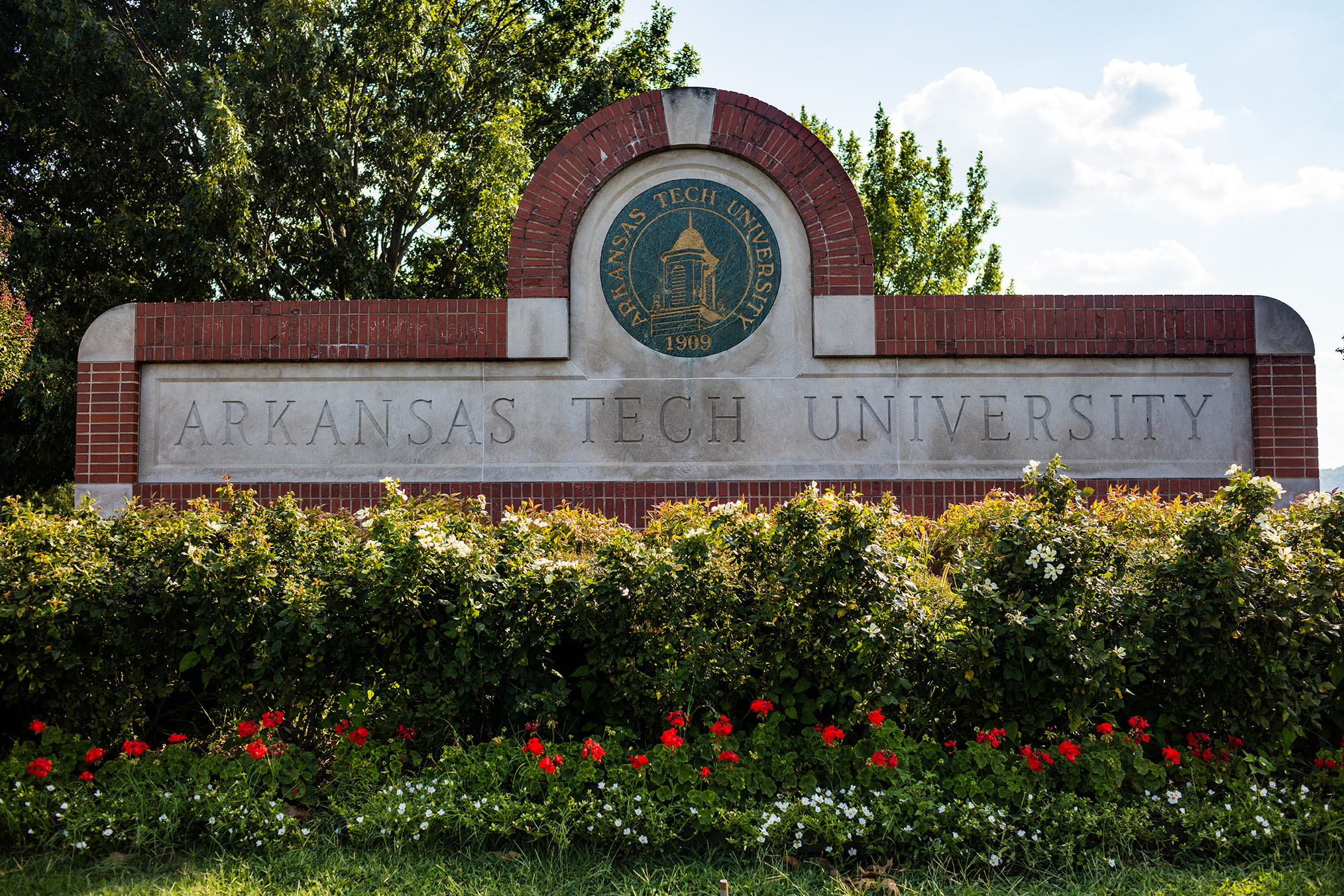 arjabsas tecg university sign