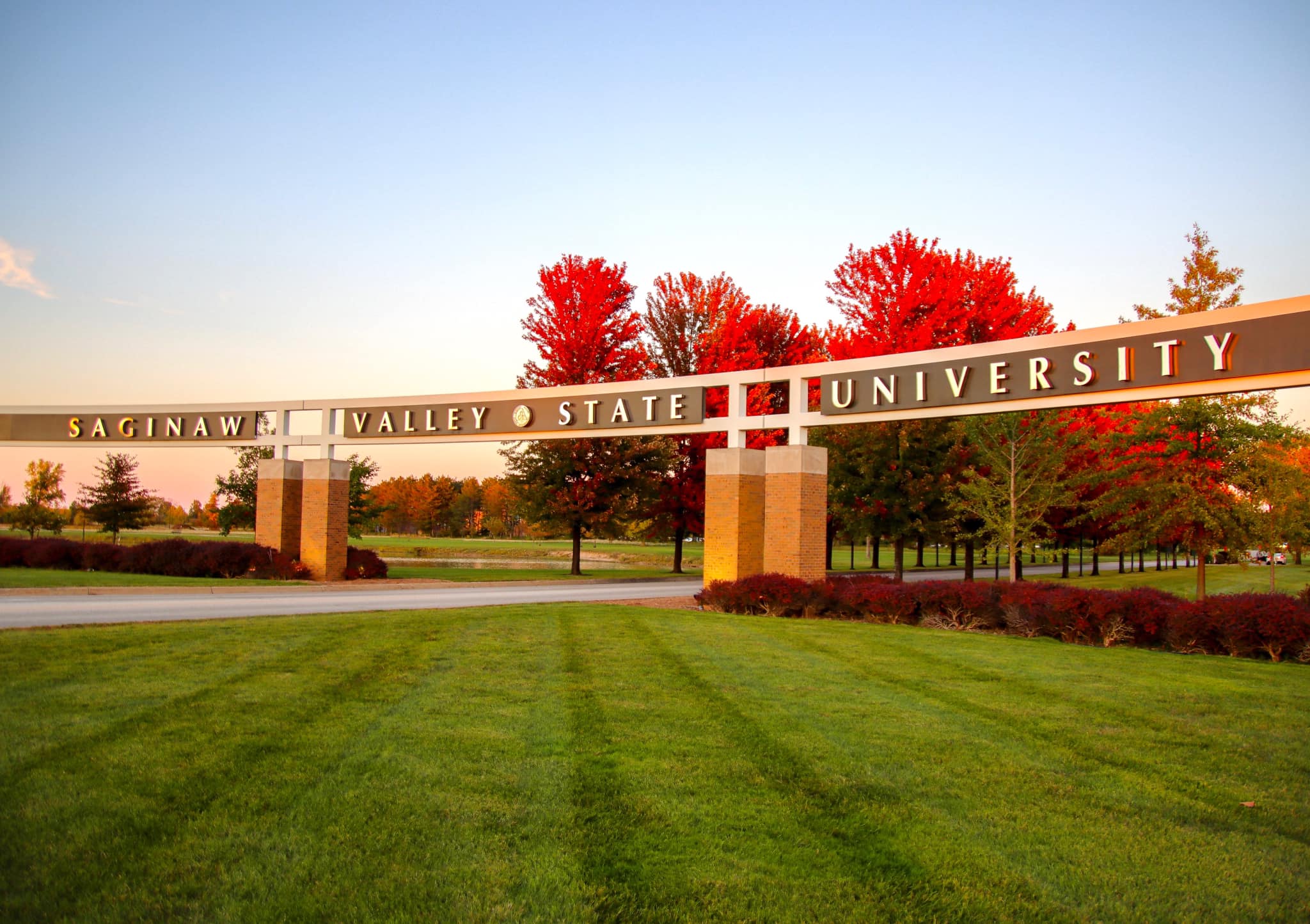 svsu entrance sign